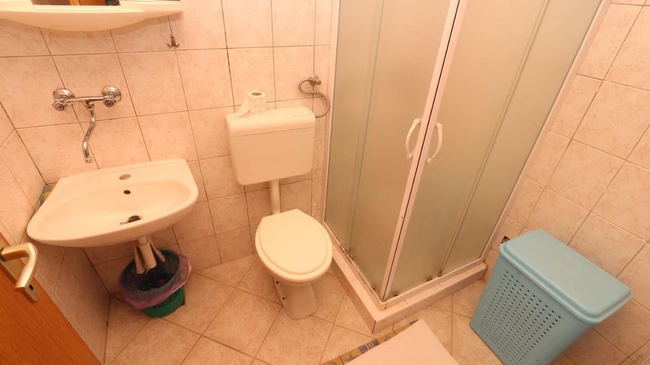 Dinka Guesthouse Makarska Exteriör bild