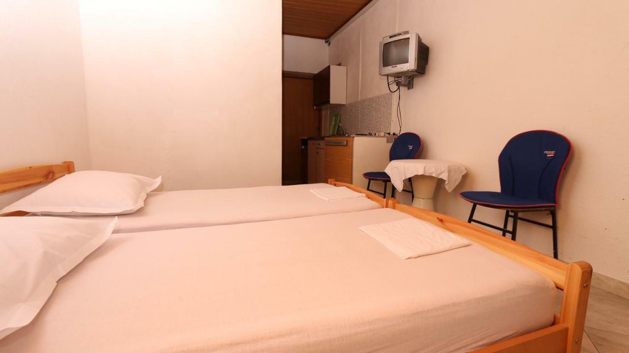 Dinka Guesthouse Makarska Exteriör bild