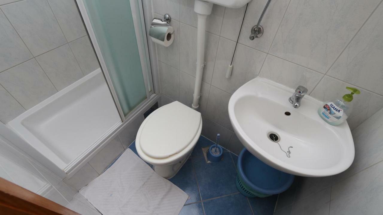 Dinka Guesthouse Makarska Exteriör bild