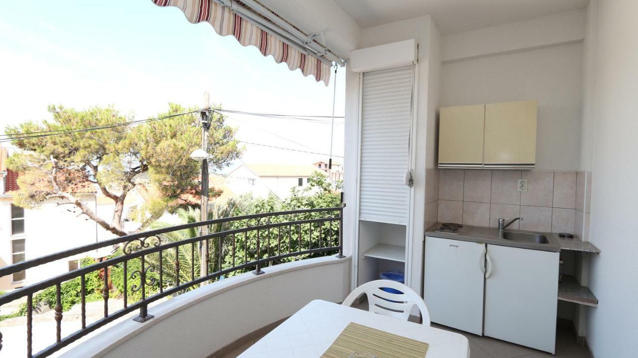 Dinka Guesthouse Makarska Exteriör bild