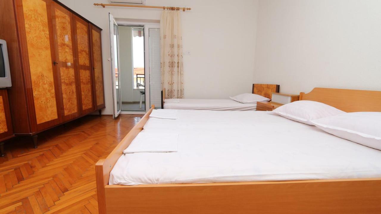 Dinka Guesthouse Makarska Exteriör bild