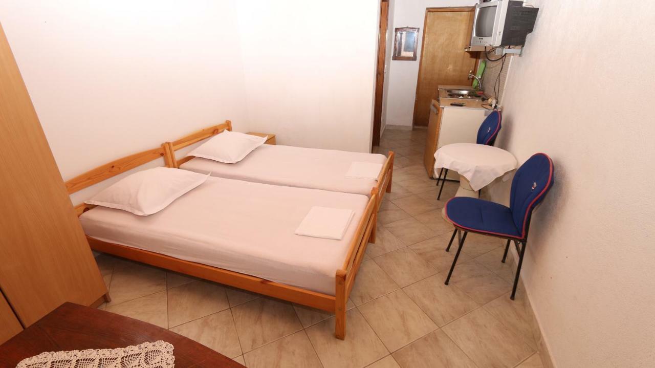 Dinka Guesthouse Makarska Exteriör bild