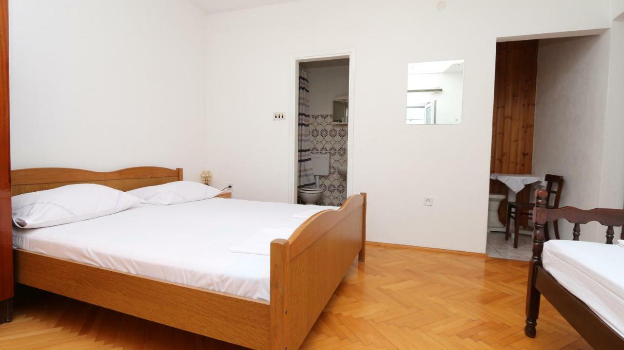 Dinka Guesthouse Makarska Exteriör bild