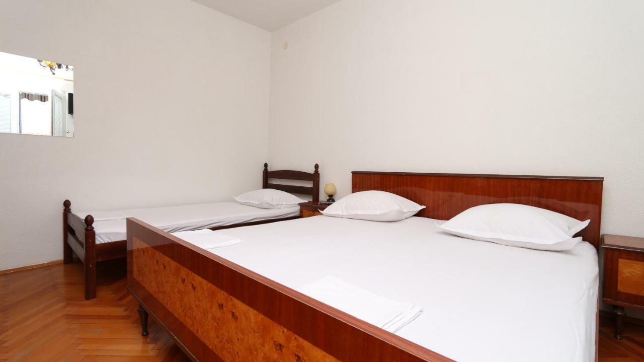 Dinka Guesthouse Makarska Exteriör bild