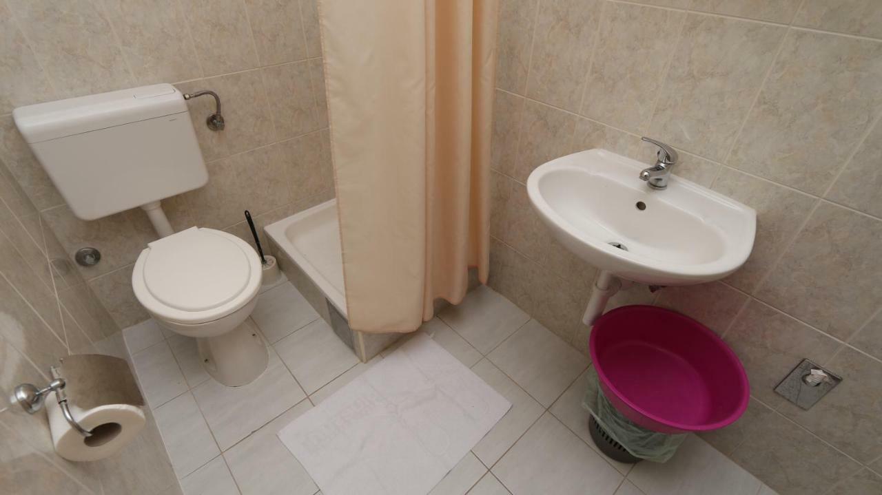 Dinka Guesthouse Makarska Exteriör bild