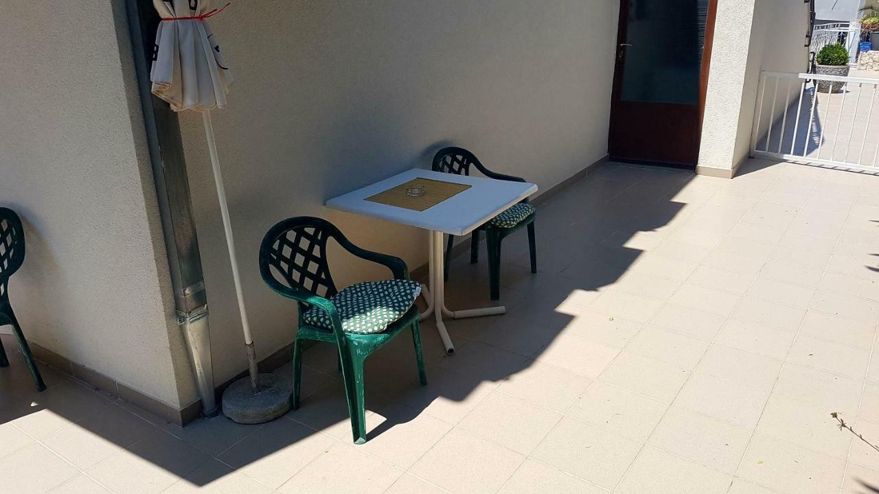Dinka Guesthouse Makarska Exteriör bild
