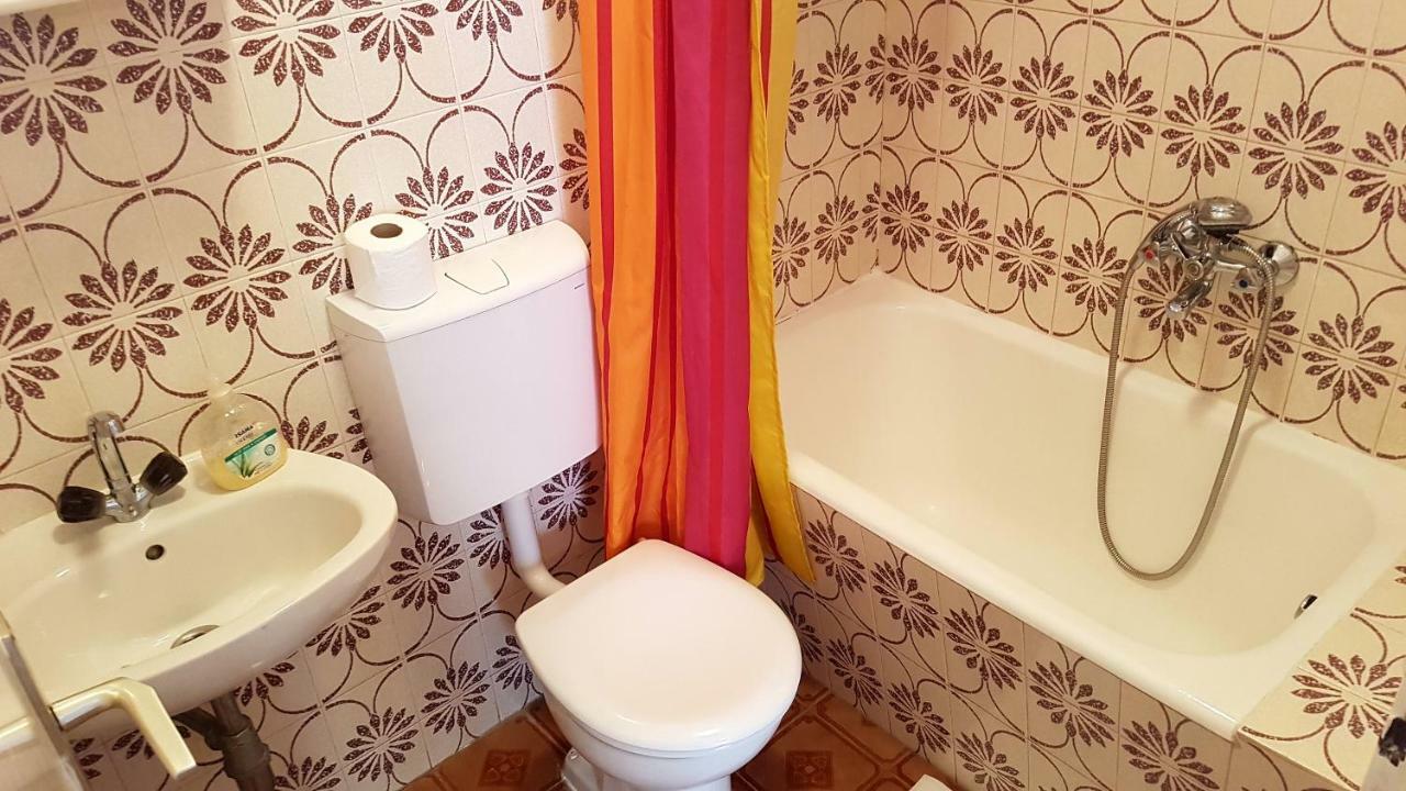 Dinka Guesthouse Makarska Exteriör bild